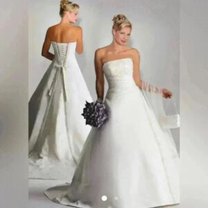 Maggie Sottero - NWOT - Dion Wedding dress.  Sz 6-10